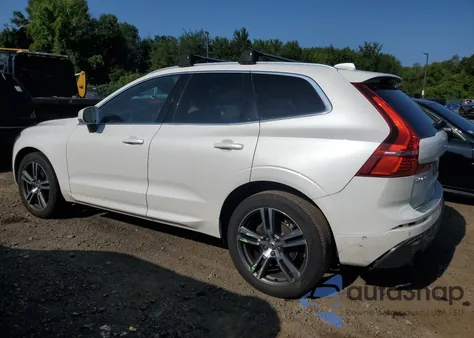 2018 Volvo Xc60 T5 из США, поврежденный, VIN LYV102RK1JB078554